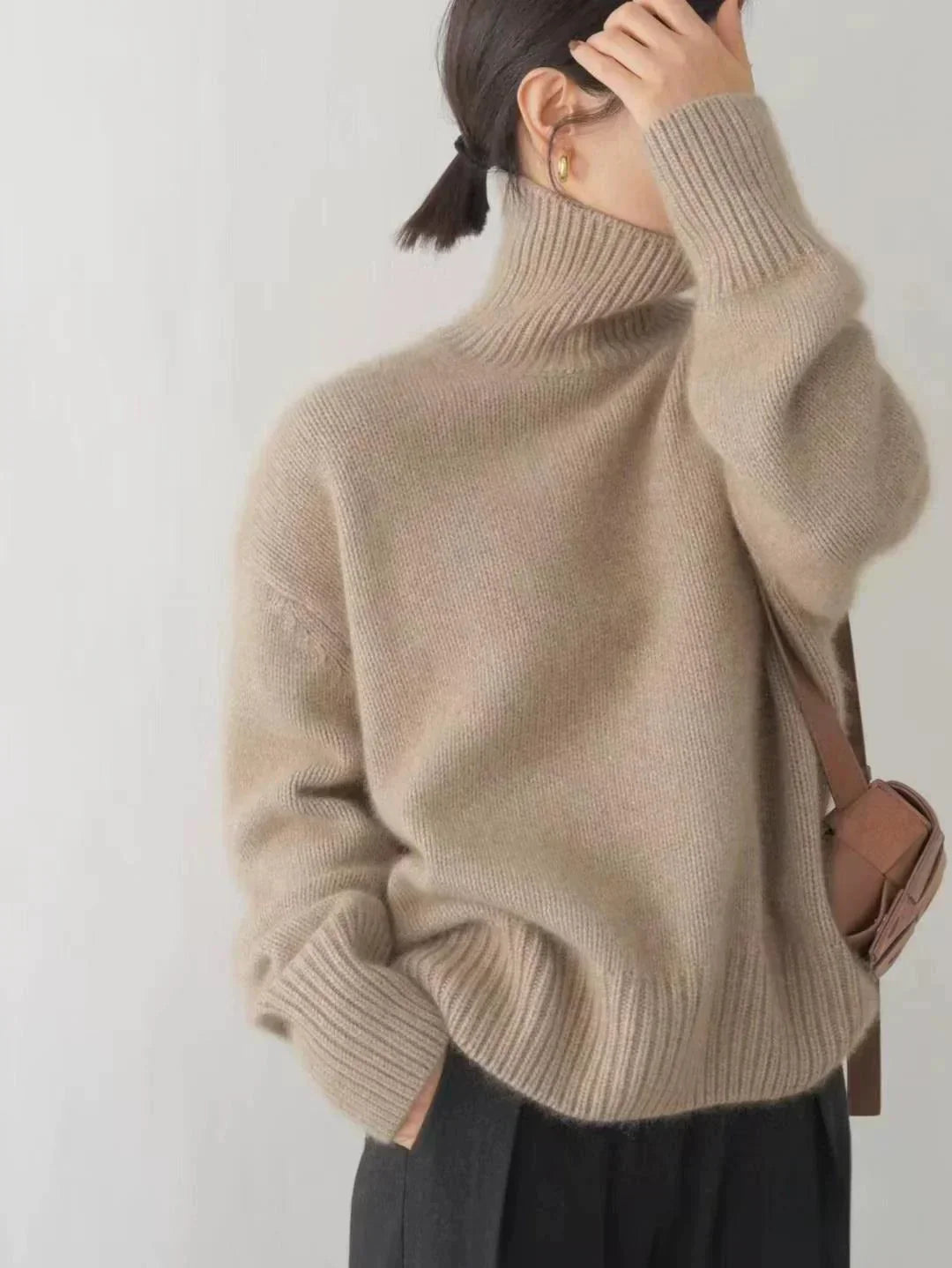 Avery™ - ELEGANT TURTLENECK SWEATER WITH A CLASSIC FIT