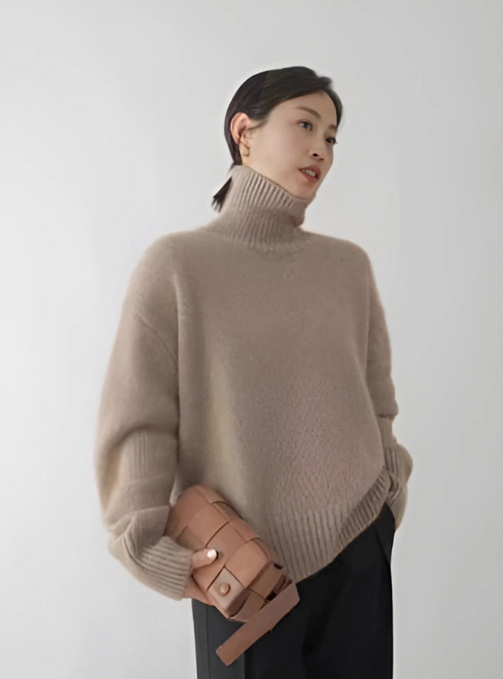 Avery™ - ELEGANT TURTLENECK SWEATER WITH A CLASSIC FIT